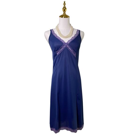 Vintage 1973 Navy Blue Nylon Purple Lace Trim Full Slip Dress Women's Size M - Picture 2 of 10